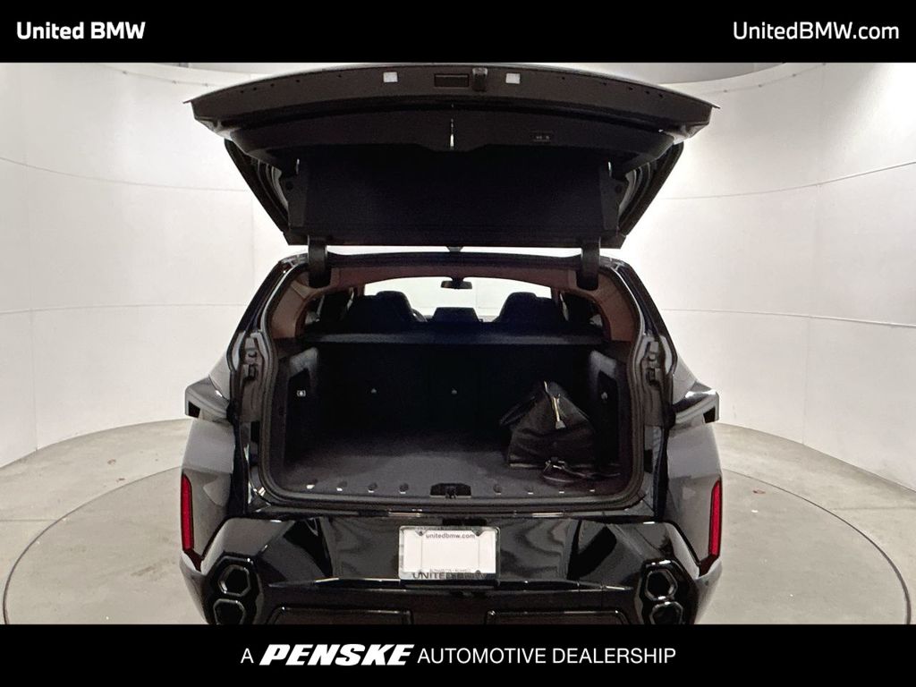 Thumbnail: 2026 BMW XM - 21