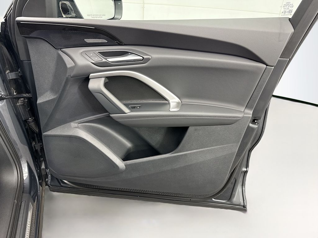 Thumbnail: 2025 Audi Q5 - 24