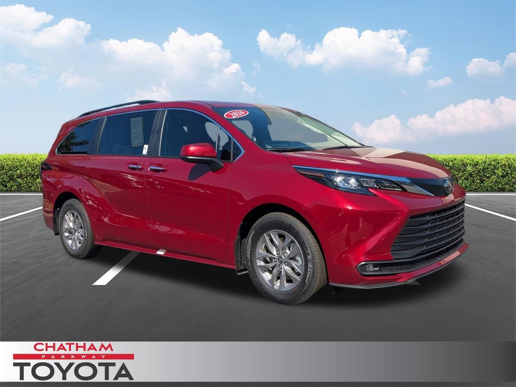 2026 Toyota Sienna XLE 8-Passenger Hybrid FWD's photo
