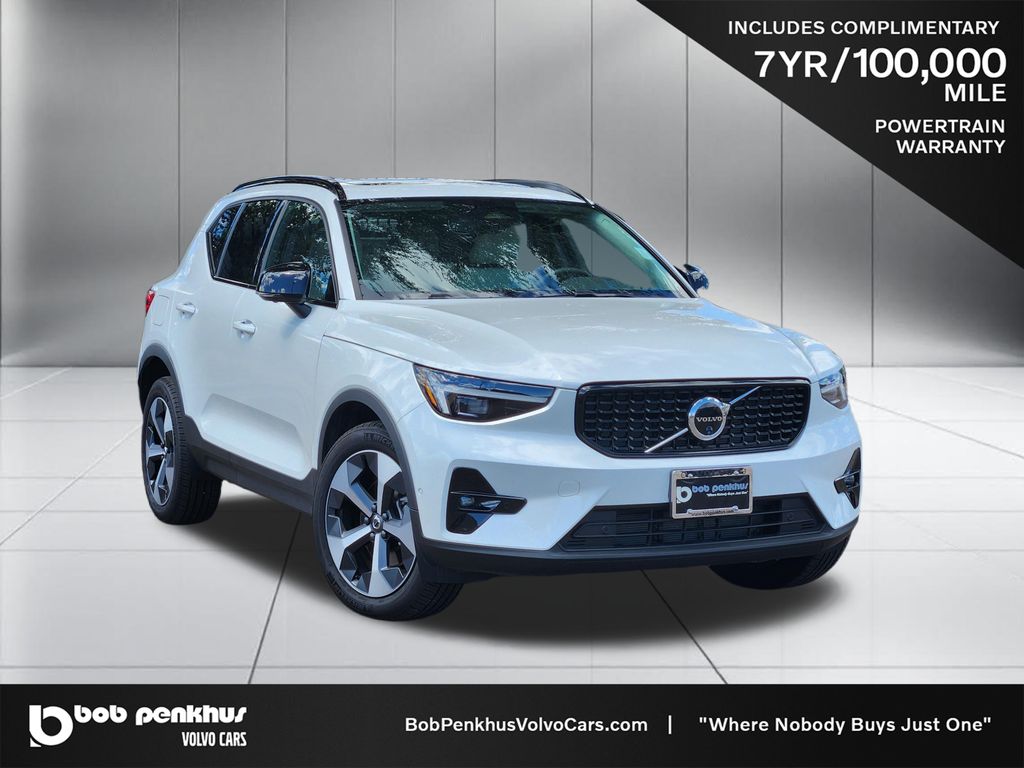 2026 Volvo XC40 B5 Plus