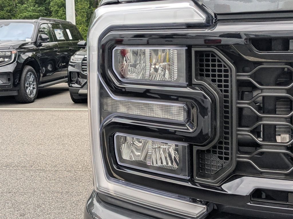 2026 Ford F-250 Super Duty Black Widow