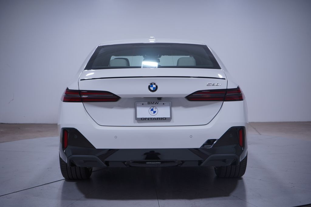 Thumbnail: 2026 BMW 5 Series - 5