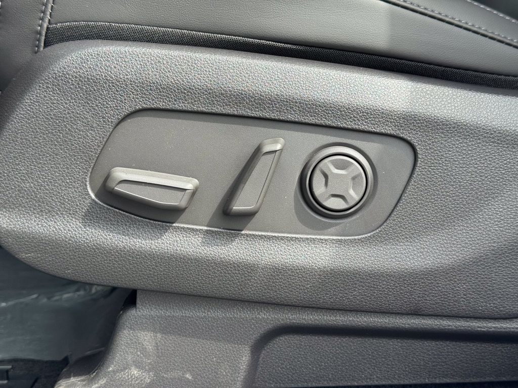 New 2026 Kia Carnival MPV Van