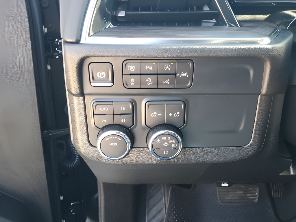 Used Car 2025 Chevrolet Suburban  Z71 For Sale Under $70,000 In Austin, Texas