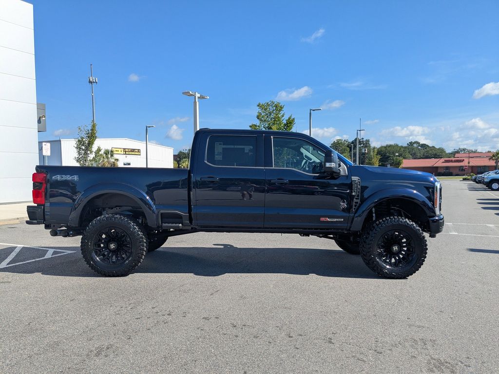 2025 Ford F-250 Super Duty Black Widow