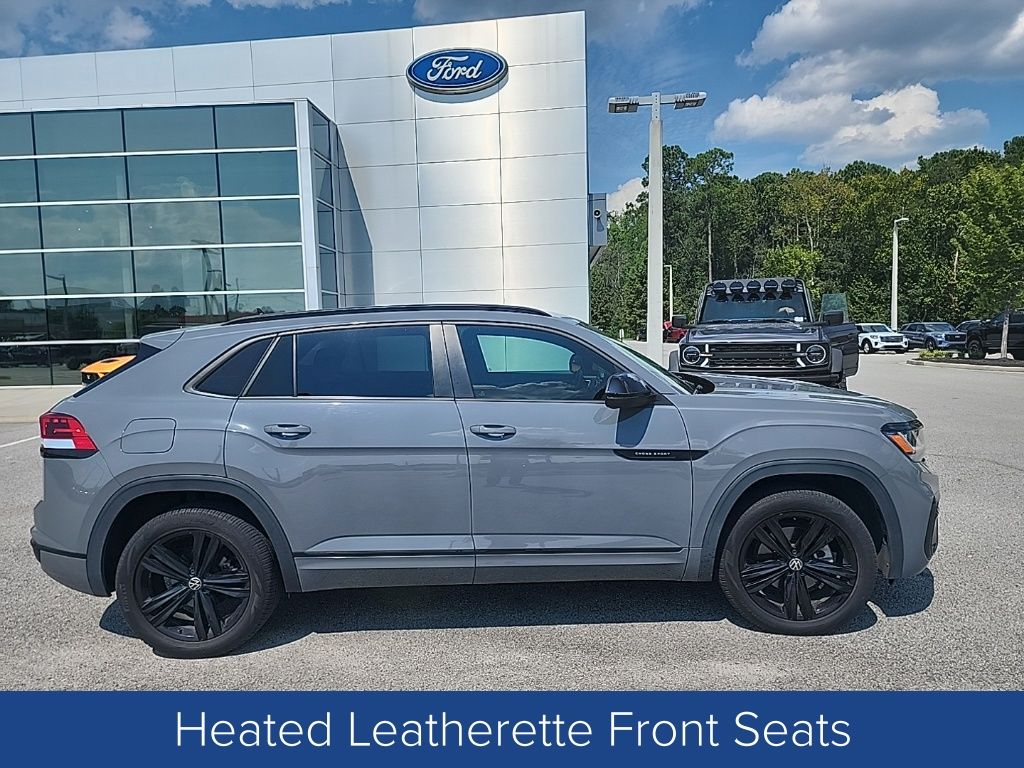 2023 Volkswagen Atlas Cross Sport 2.0T SEL R-Line Black