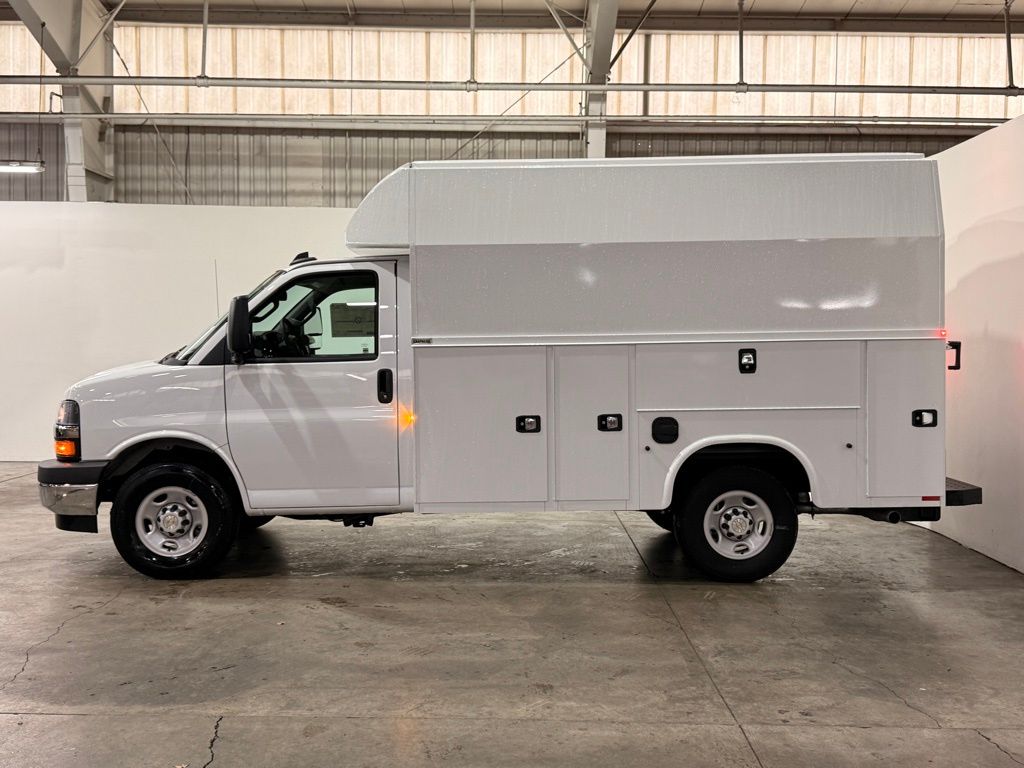 2025 Chevrolet Express 3500 Work Van