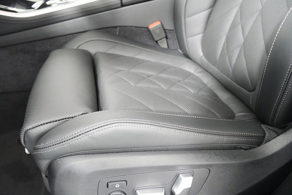 Thumbnail: 2026 BMW X5 - 9