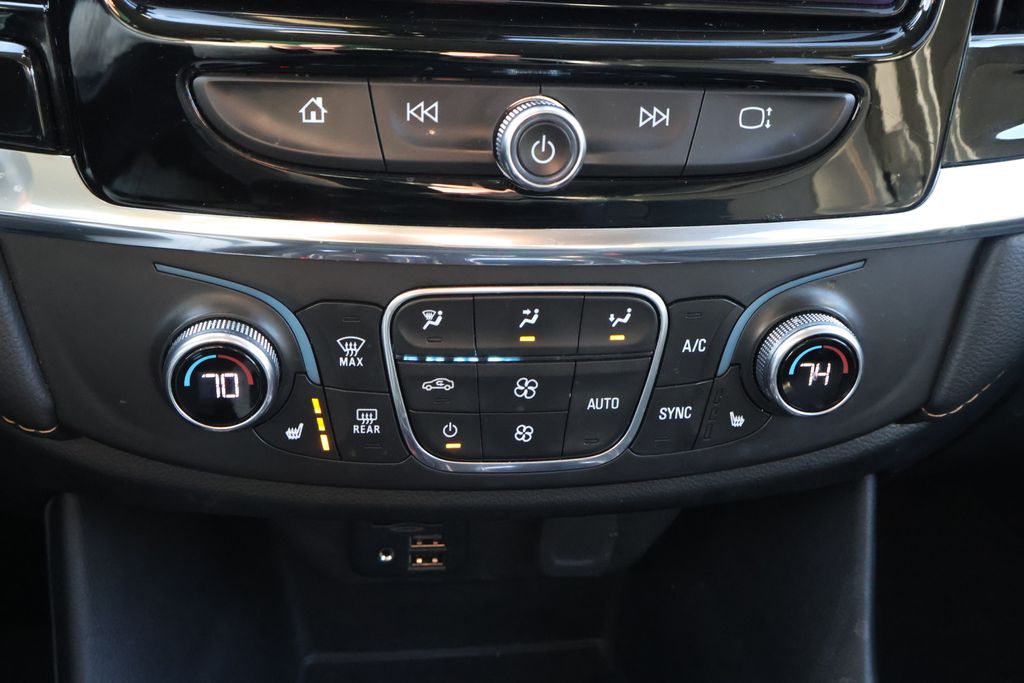 Thumbnail: 2020 Chevrolet Traverse - 26