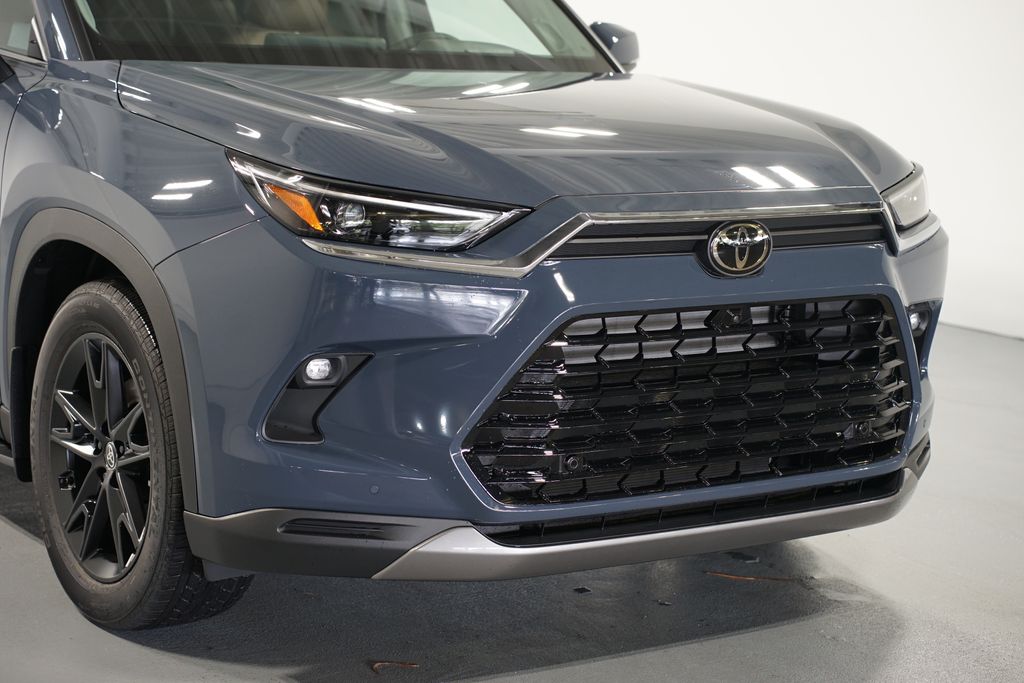 Thumbnail: 2025 Toyota Grand Highlander - 4