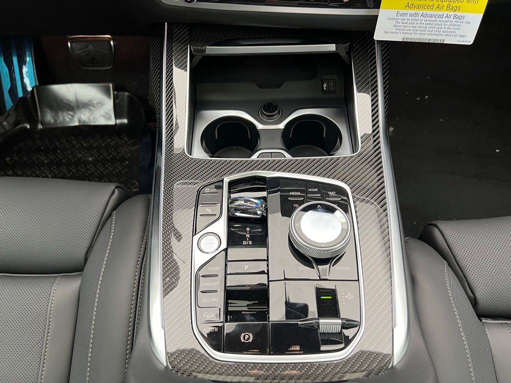 Thumbnail: 2026 BMW X7 - 13