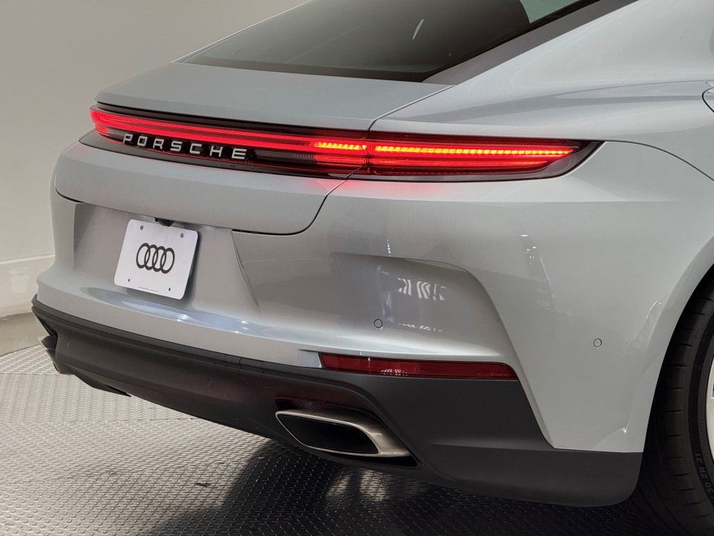 Thumbnail: 2025 Porsche Panamera - 19