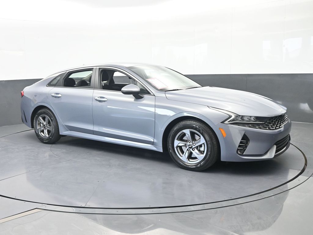 Used 2024 Everlasting Silver Kia LXS image 8