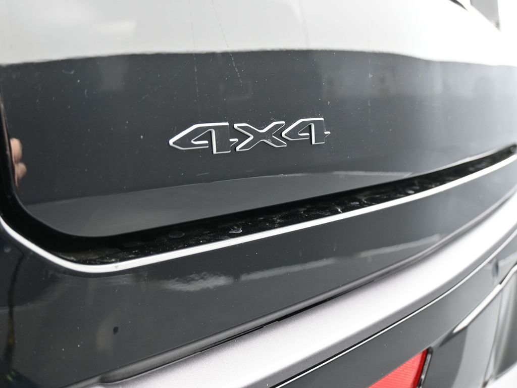 New 2026 High Gloss Black Jeep Limited Reserve image 38