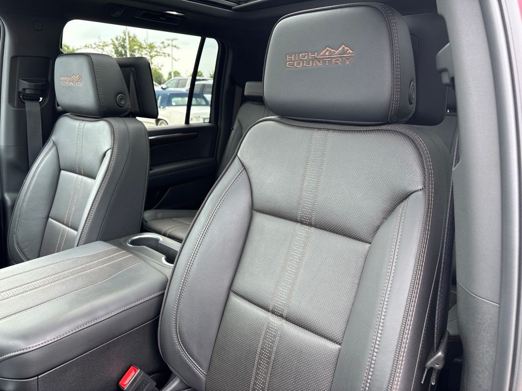 Used 2025 Chevrolet Suburban SUV
