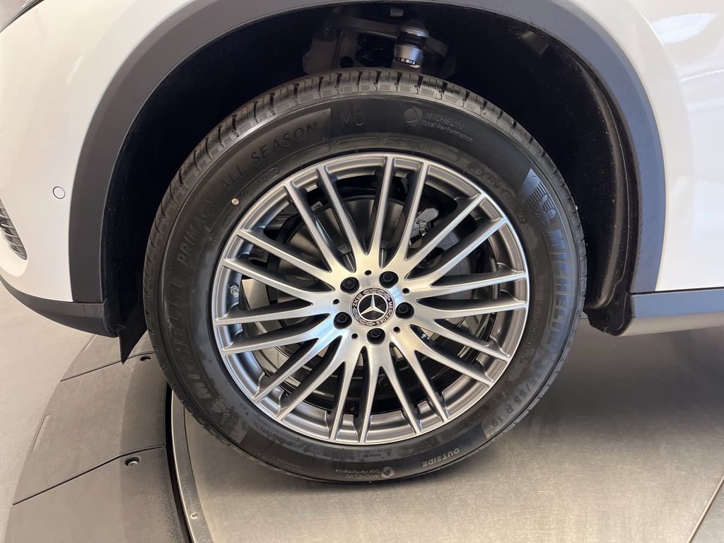 Thumbnail: 2026 Mercedes-Benz GLC - 10