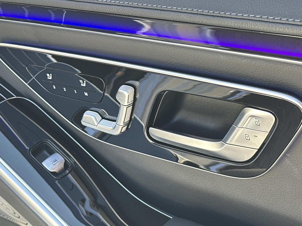 Thumbnail: 2022 Mercedes-Benz S-Class - 20