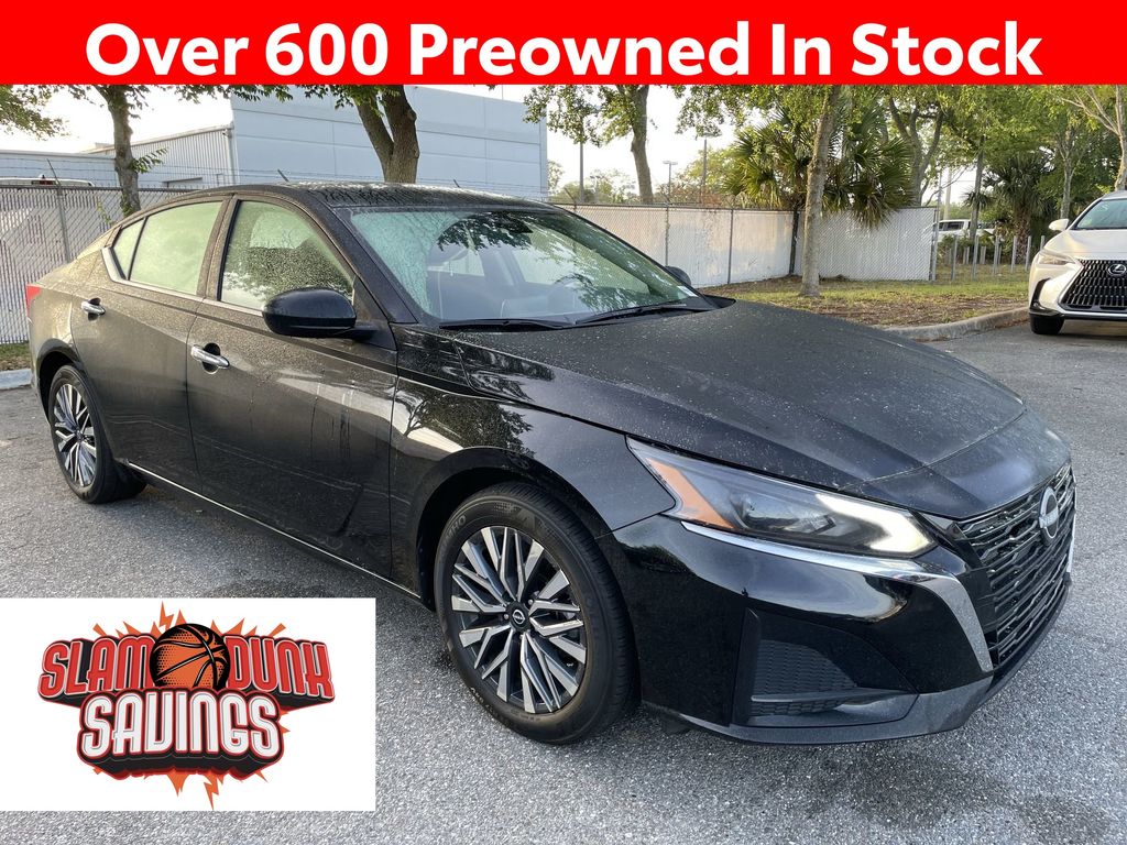 2025 Nissan Altima SV