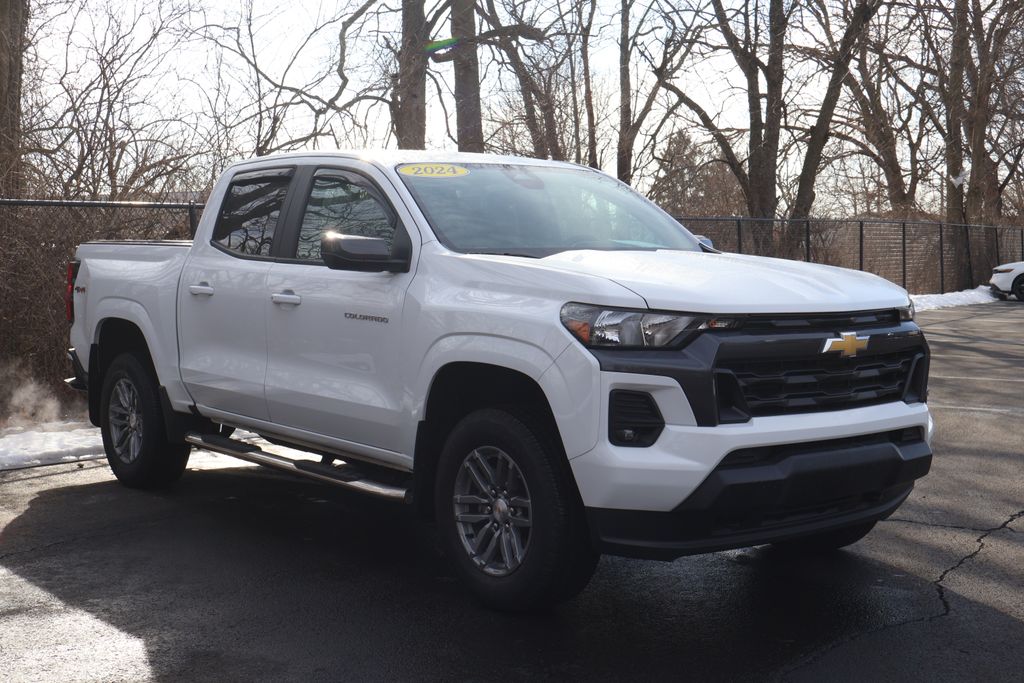 Thumbnail: 2024 Chevrolet Colorado - 13