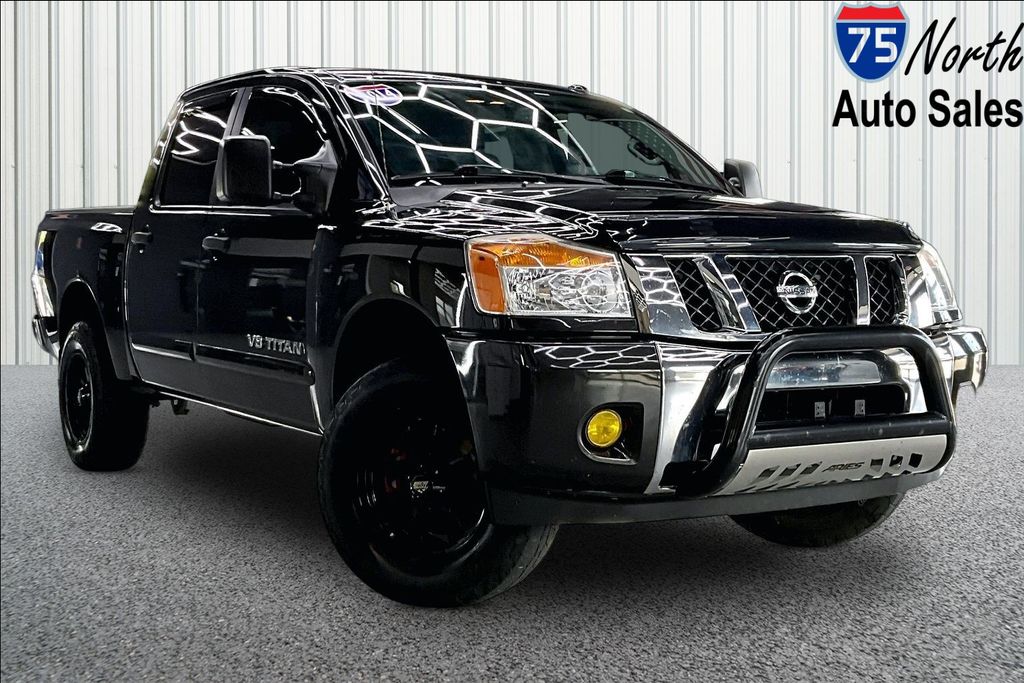 2014 Nissan Titan SV Crew Cab 4WD