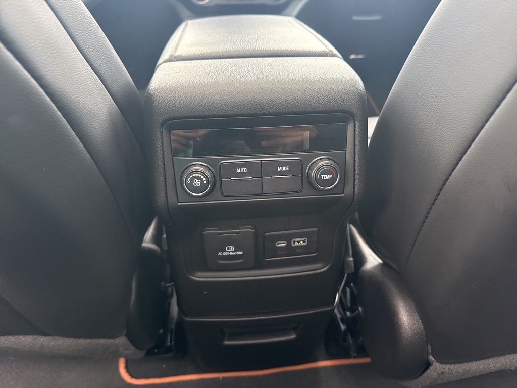 2023 GMC Acadia AWD AT4