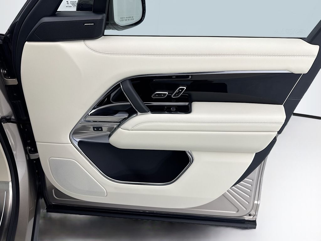 Thumbnail: 2026 Land Rover Range Rover - 24