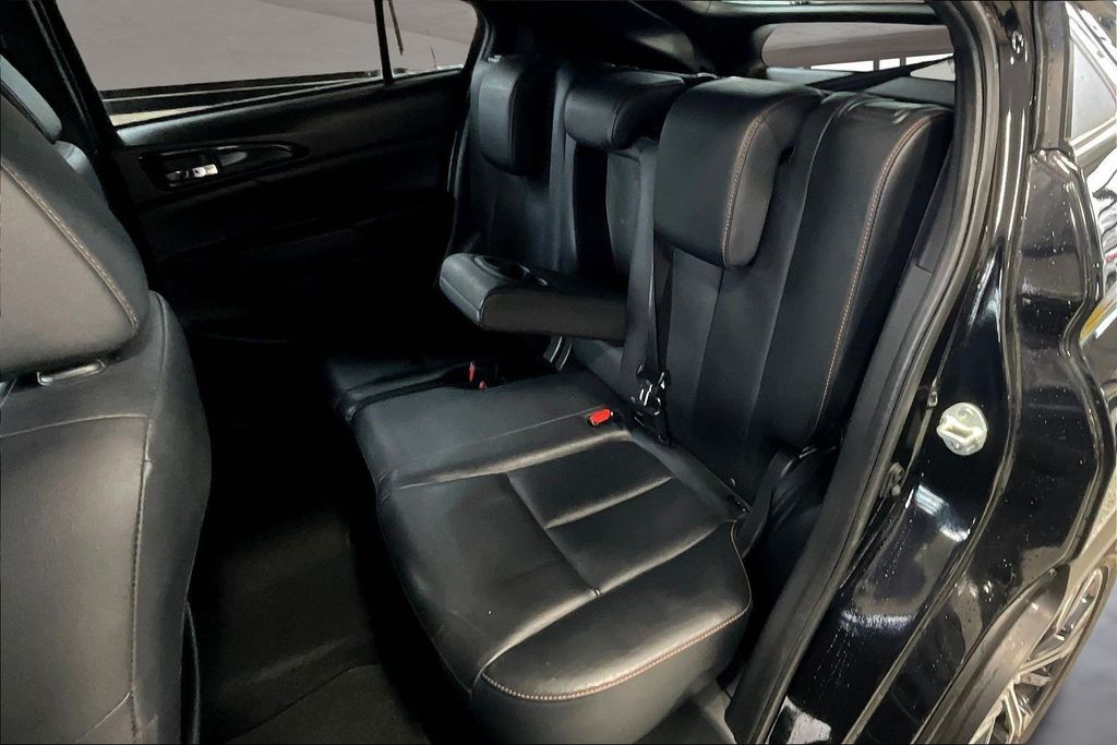 Used 2020 Black Mitsubishi SE image 27