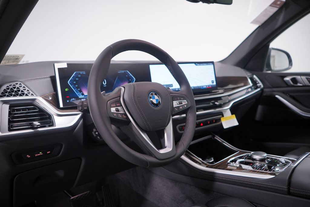 Thumbnail: 2026 BMW X5 - 6