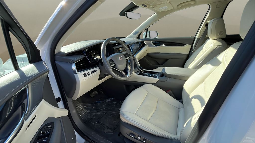used 2022 Cadillac XT6 car, priced at $31,350