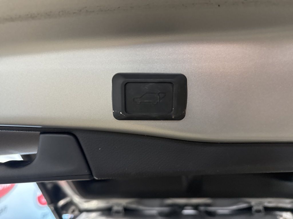 Thumbnail: 2023 Toyota RAV4 - 25