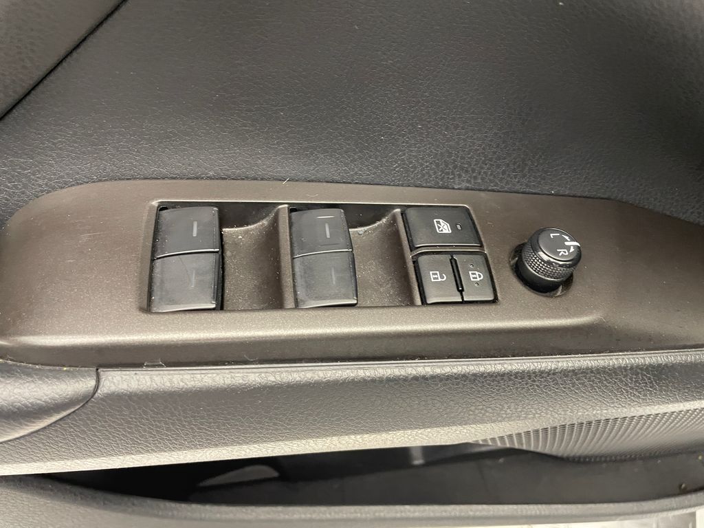 2023 Toyota Camry SE 10