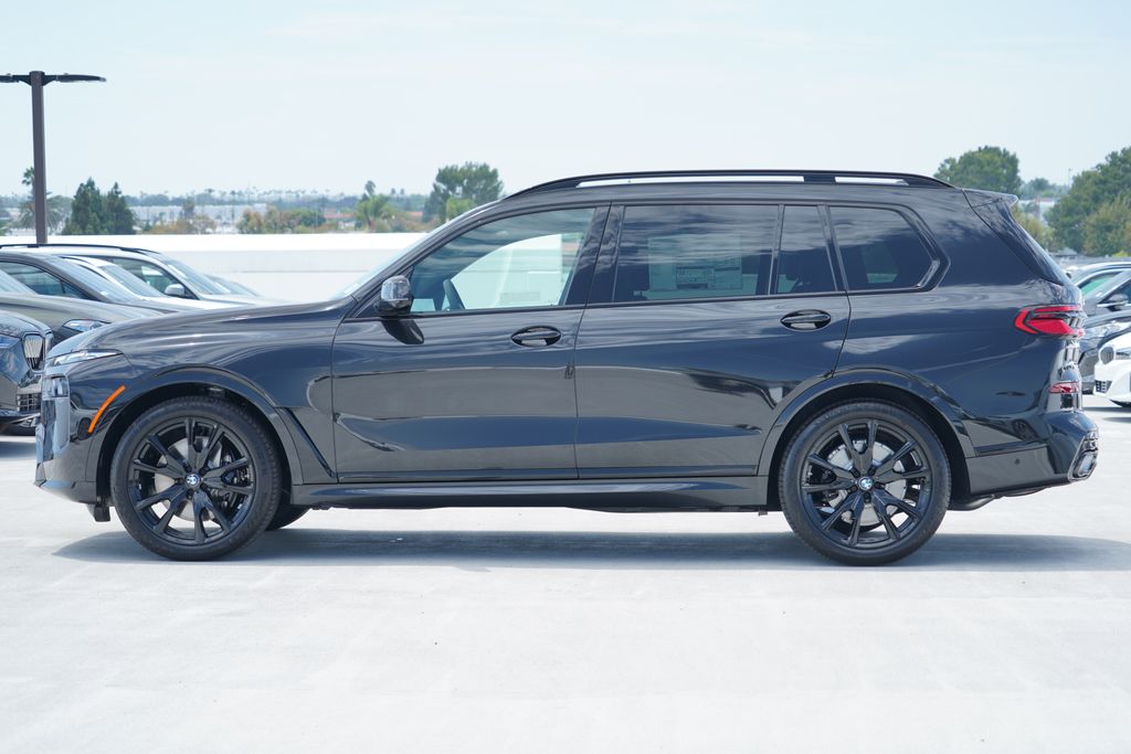 Thumbnail: 2027 BMW X7 - 4