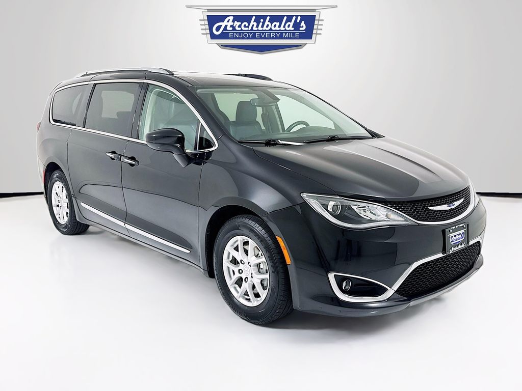 2020 Chrysler Pacifica Touring L photo