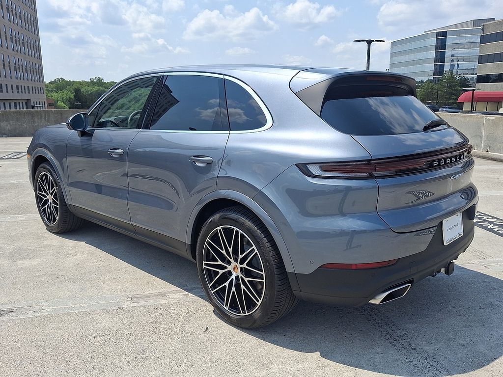 Thumbnail: 2026 Porsche Cayenne - 3