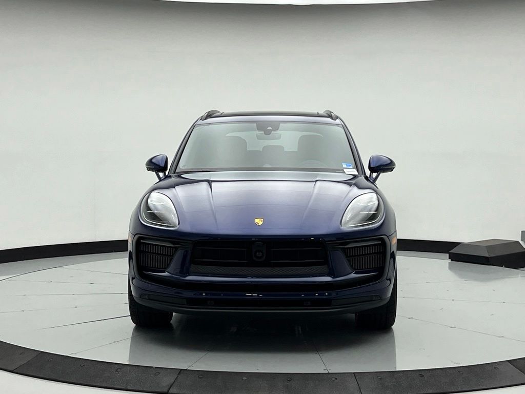Thumbnail: 2026 Porsche Macan - 6