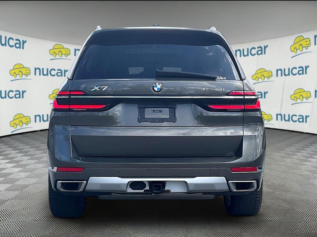 View vehicle photo 5