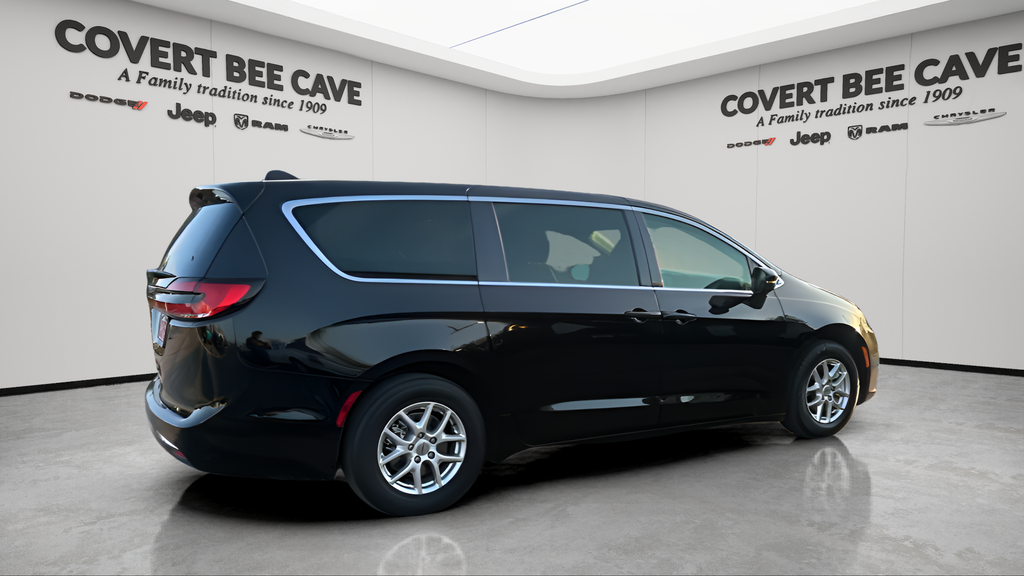 Used Car 2024 Chrysler Pacifica  Touring L For Sale Under $30,000 In Austin, Texas