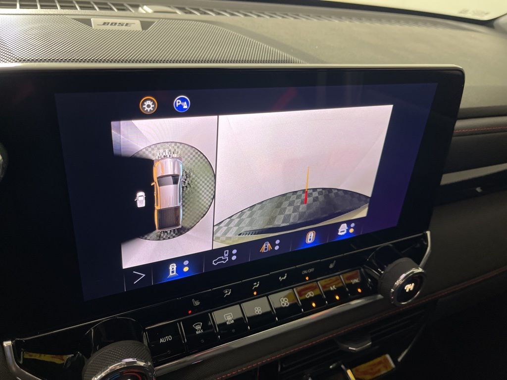 Thumbnail: 2024 Chevrolet Colorado - 30