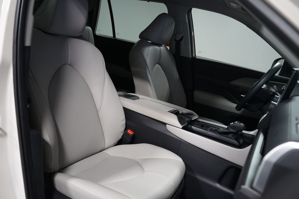 Thumbnail: 2024 Toyota Grand Highlander - 27