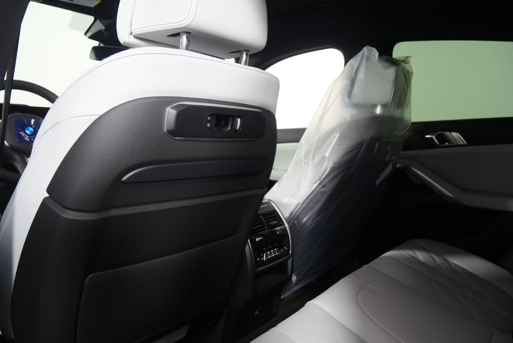 Thumbnail: 2026 BMW X6 - 17