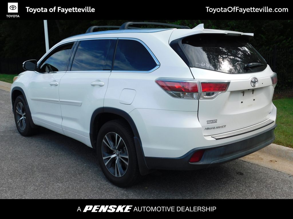 Thumbnail: 2016 Toyota Highlander - 3