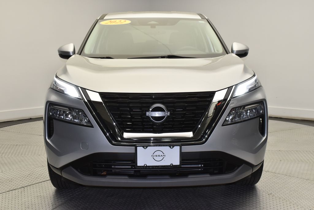 2022 Nissan Rogue SV 2