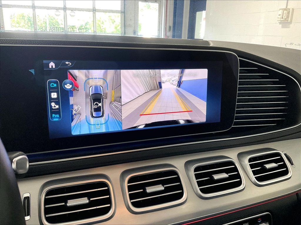 2025 Mercedes-Benz GLE — photo 19
