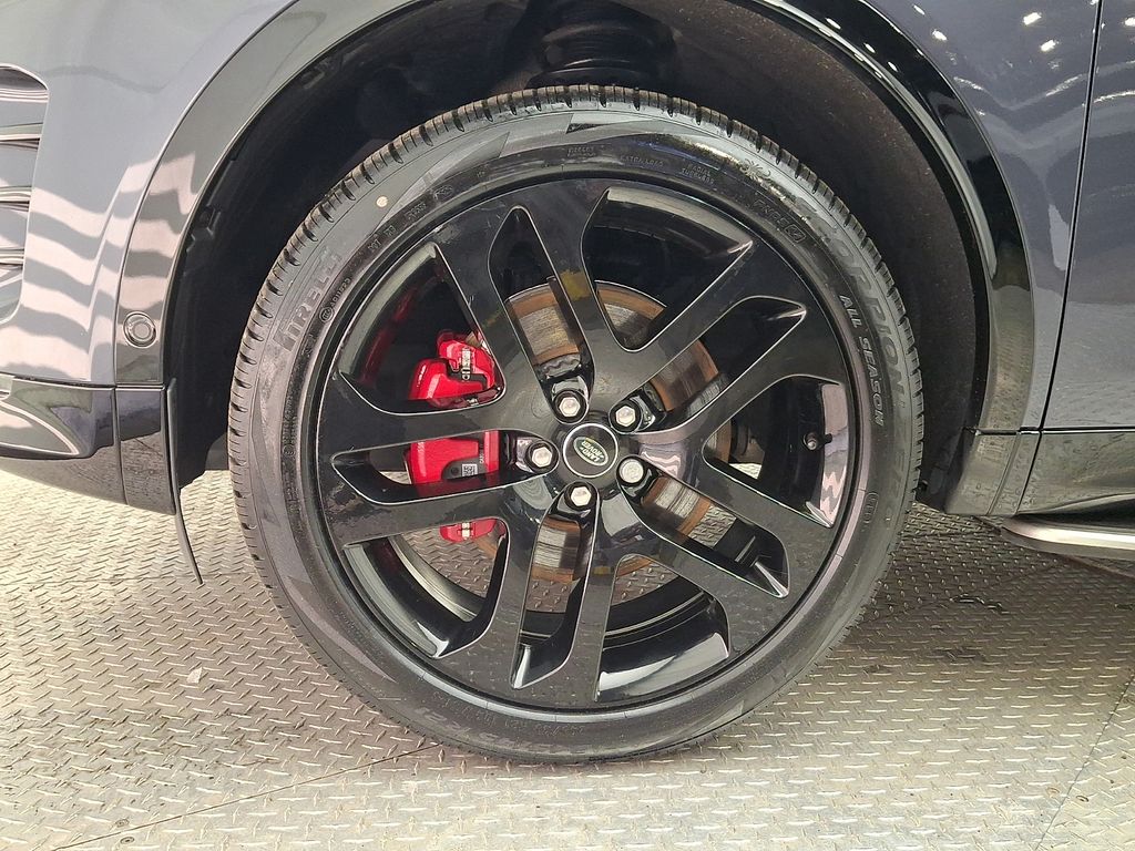 Thumbnail: 2025 Land Rover Discovery Sport - 8