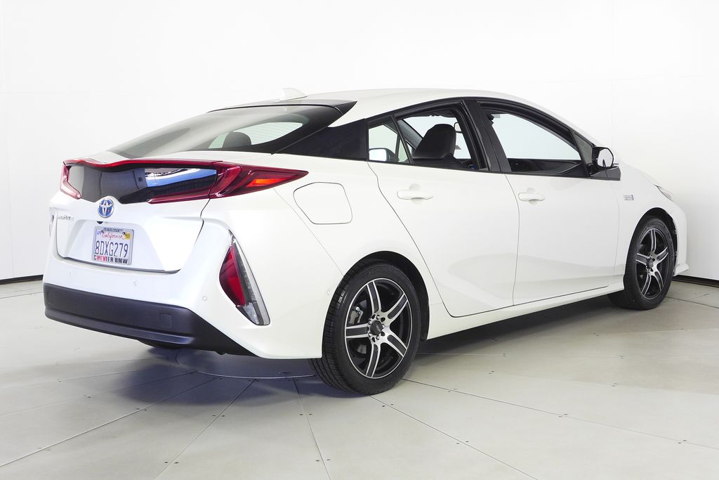 Thumbnail: 2017 Toyota Prius Prime - 7