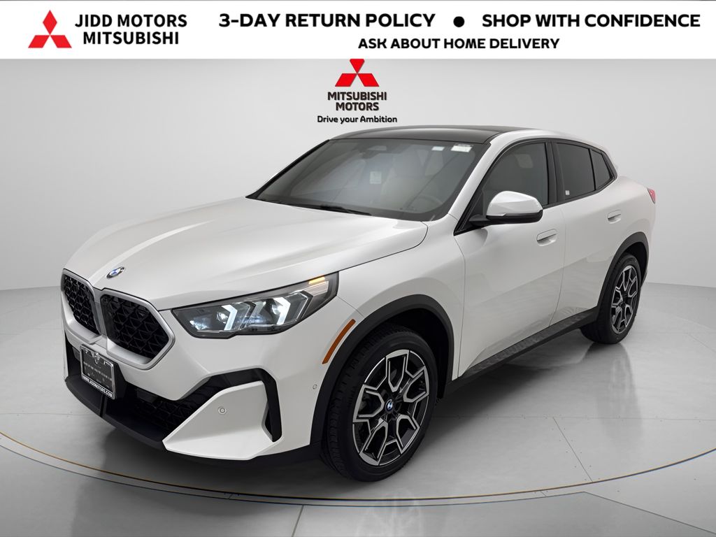 White Metallic 2025 BMW X2 SUV / Crossover All-Wheel Drive 7-Speed Automatic