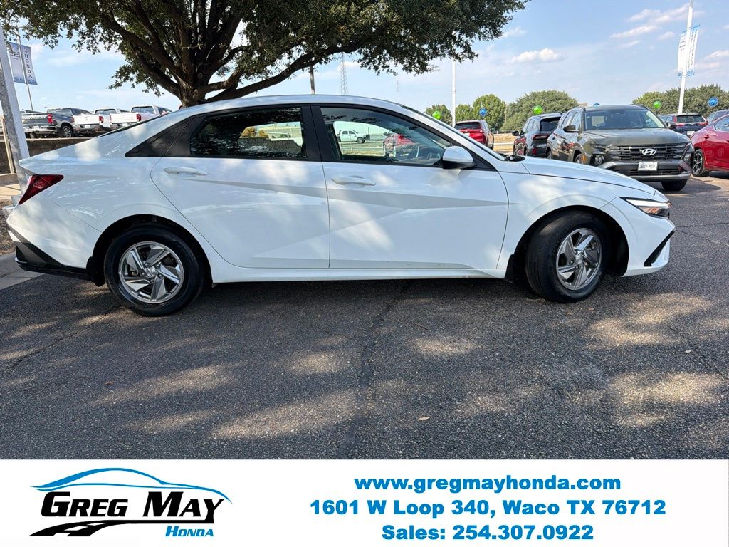 2025 Hyundai Elantra SE - 1