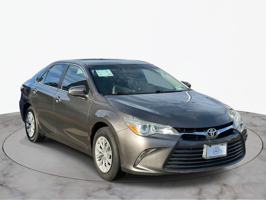 2015 Toyota Camry LE 3