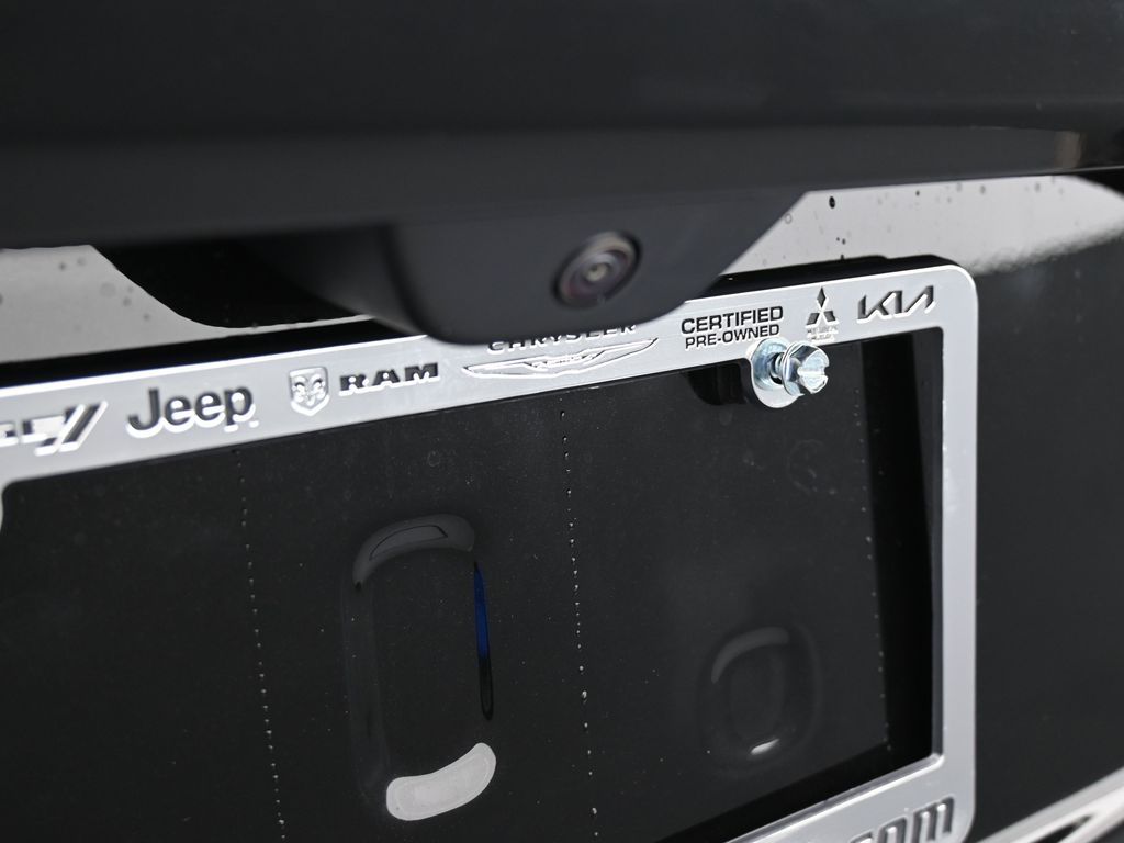 New 2025 Diamond Black Crystal Pearlcoat Jeep Altitude image 31