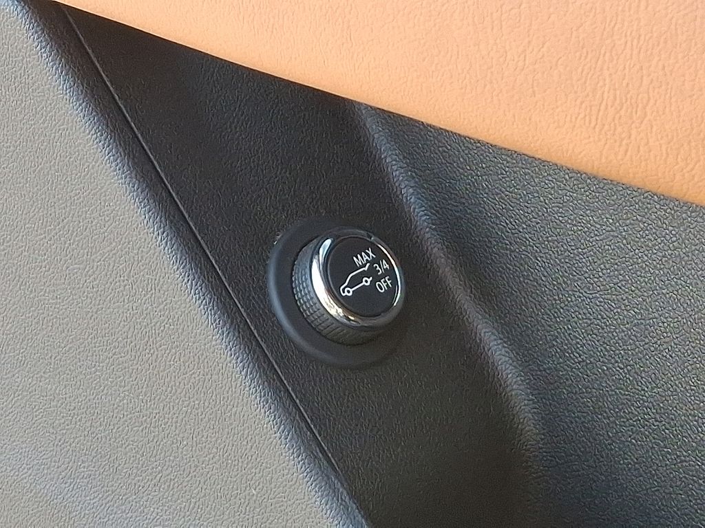 Thumbnail: 2025 Cadillac XT5 - 27